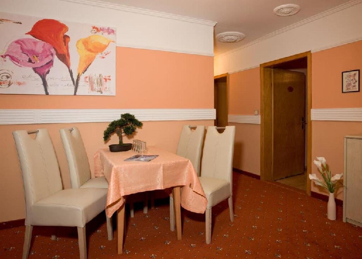 Gasthof Metzgerei Stoeberl Lam Bagian luar foto